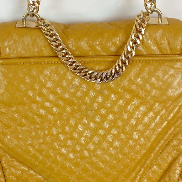 Kelsi Dagger - Picture 5 of 8